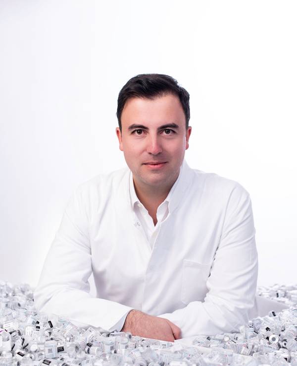 Apotheker Simon Krivec aus Moers ist Autor des Buches "Das Corona-Chaos. Ein Apotheker packt aus".