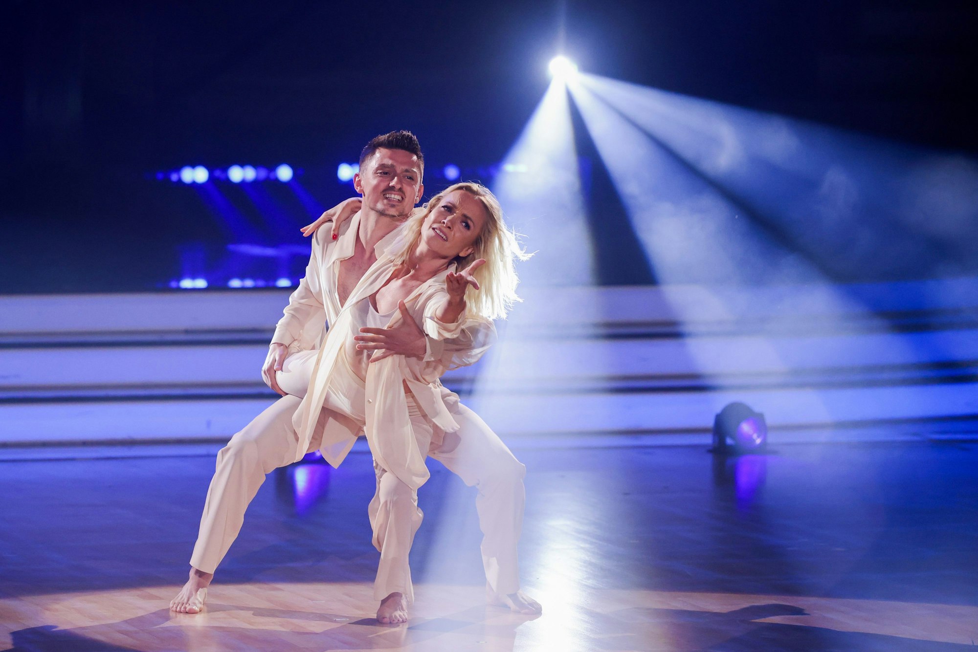 20.05.2022, Nordrhein-Westfalen, Köln: Janin Ullmann, Schauspielerin, und Zsolt Sandor Cseke, Profitänzer, tanzen in der RTL-Tanzshow "Let's Dance" im Coloneum.