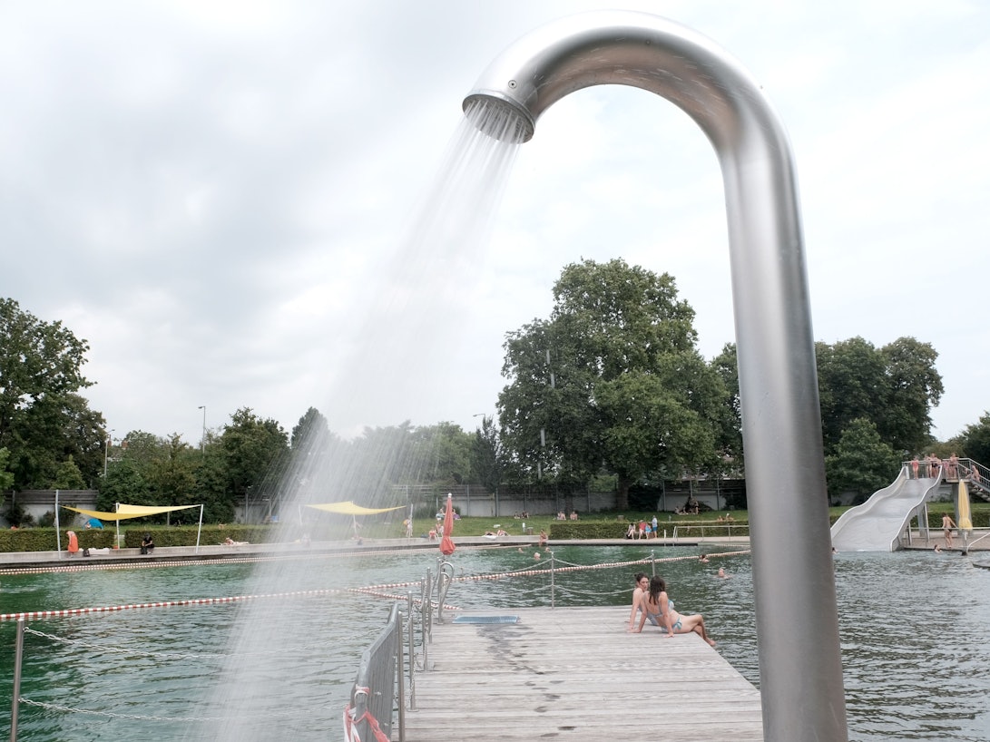 13.08.2021, Köln: Momentaufnahme aus dem Lentpark Kölnbäder im zweiten Corona-Sommer.
Foto: Max Grönert.