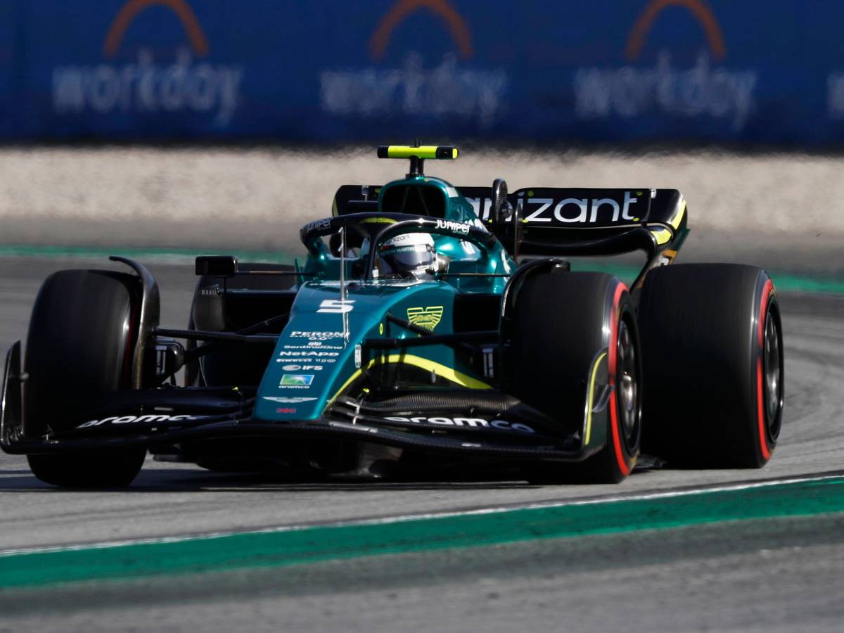 Aktuell geht Red Bull gegen Vettels Aston Martin vor, da der Bolide starke Ähnlichkeiten zu Verstappens Auto aufweist.