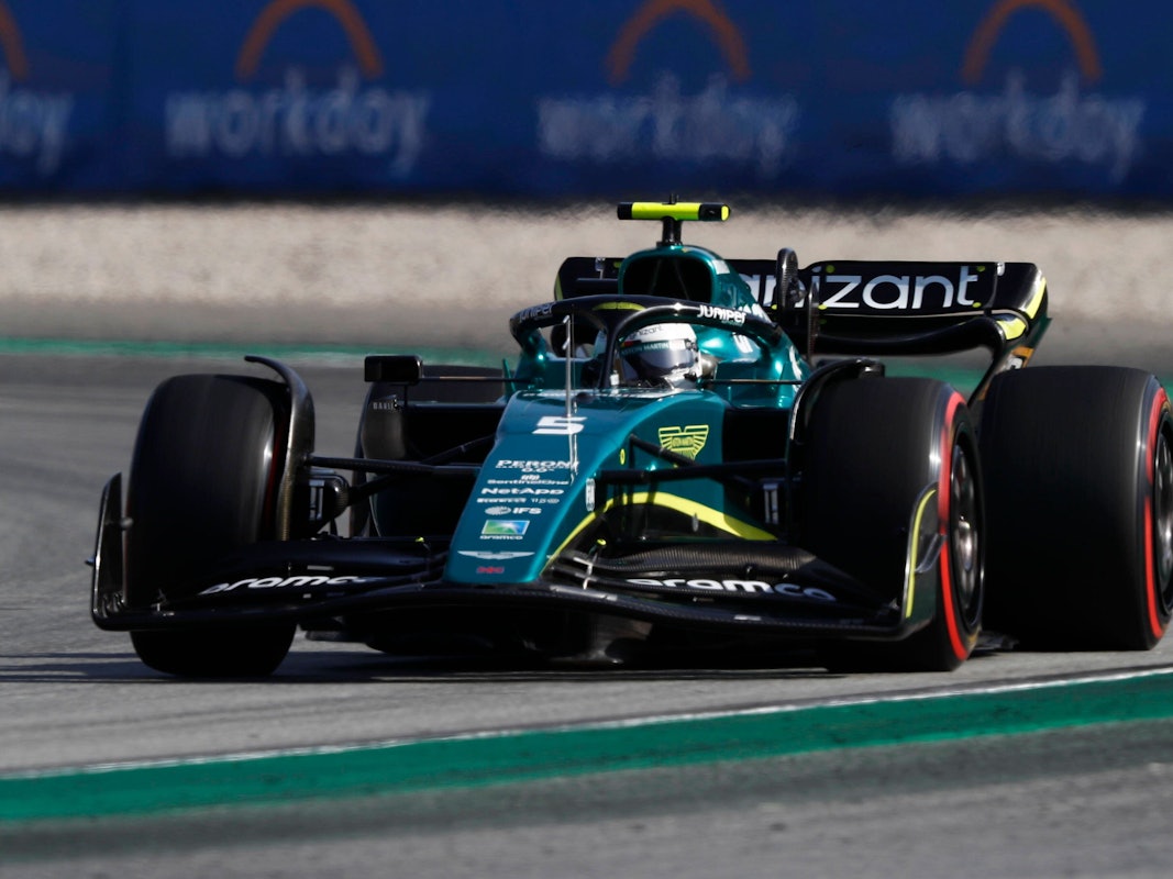 Aktuell geht Red Bull gegen Vettels Aston Martin vor, da der Bolide starke Ähnlichkeiten zu Verstappens Auto aufweist.