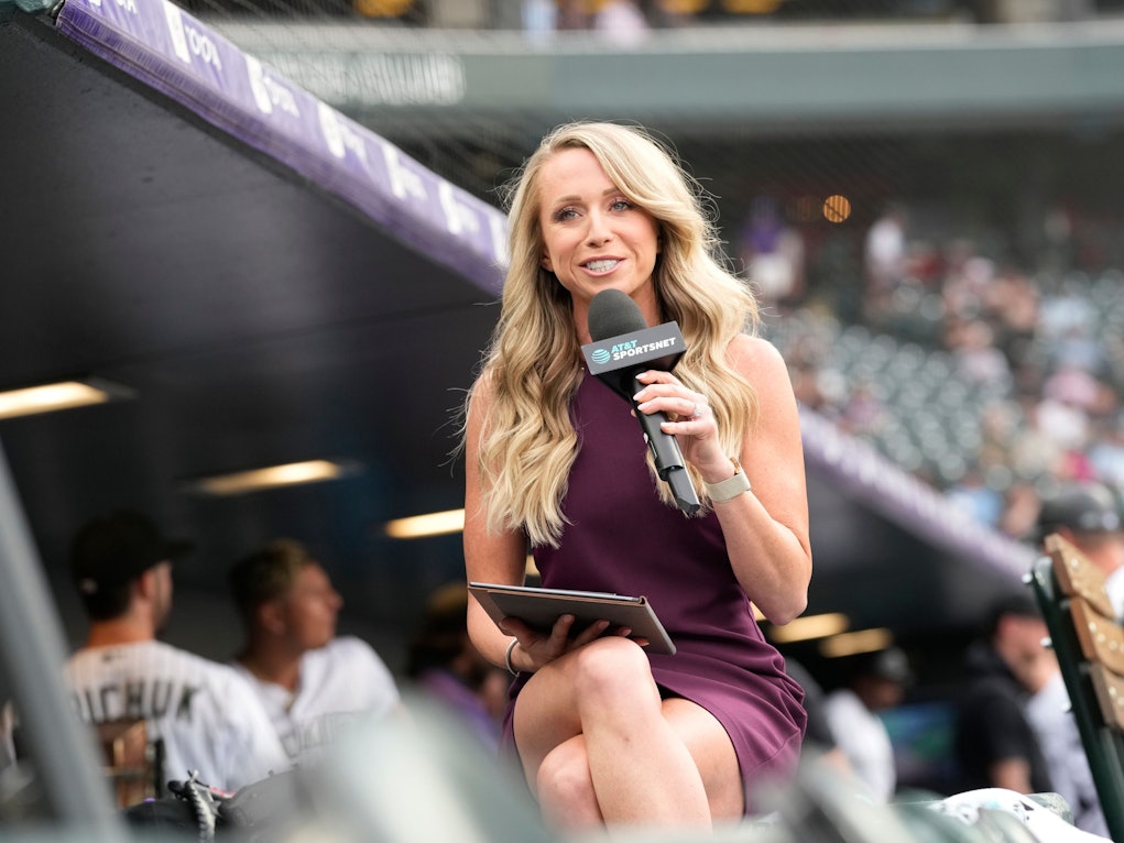 TV-Reporterin Kelsey Wingert beim Spiel der Colorado Rockies gegen die San Francisco Giants.