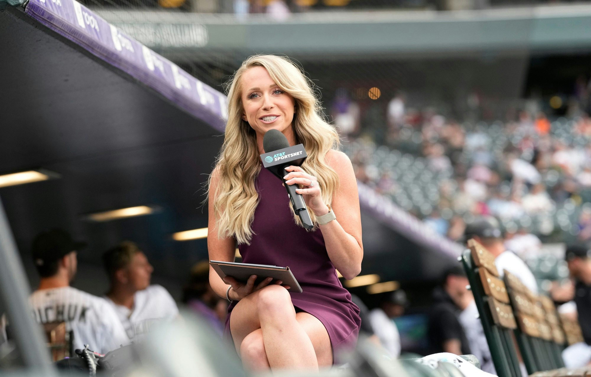 TV-Reporterin Kelsey Wingert beim Spiel der Colorado Rockies gegen die San Francisco Giants.