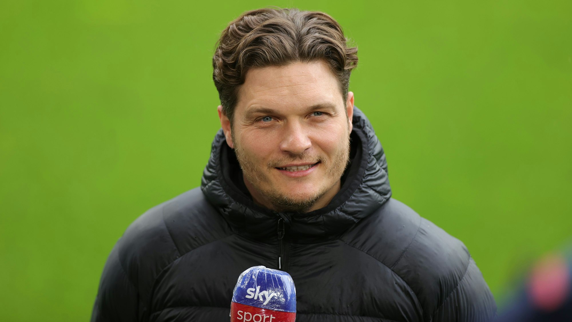 Edin Terzic bei seinem bislang letzten Spiel als Trainer von Borussia Dortmund im TV-Interview