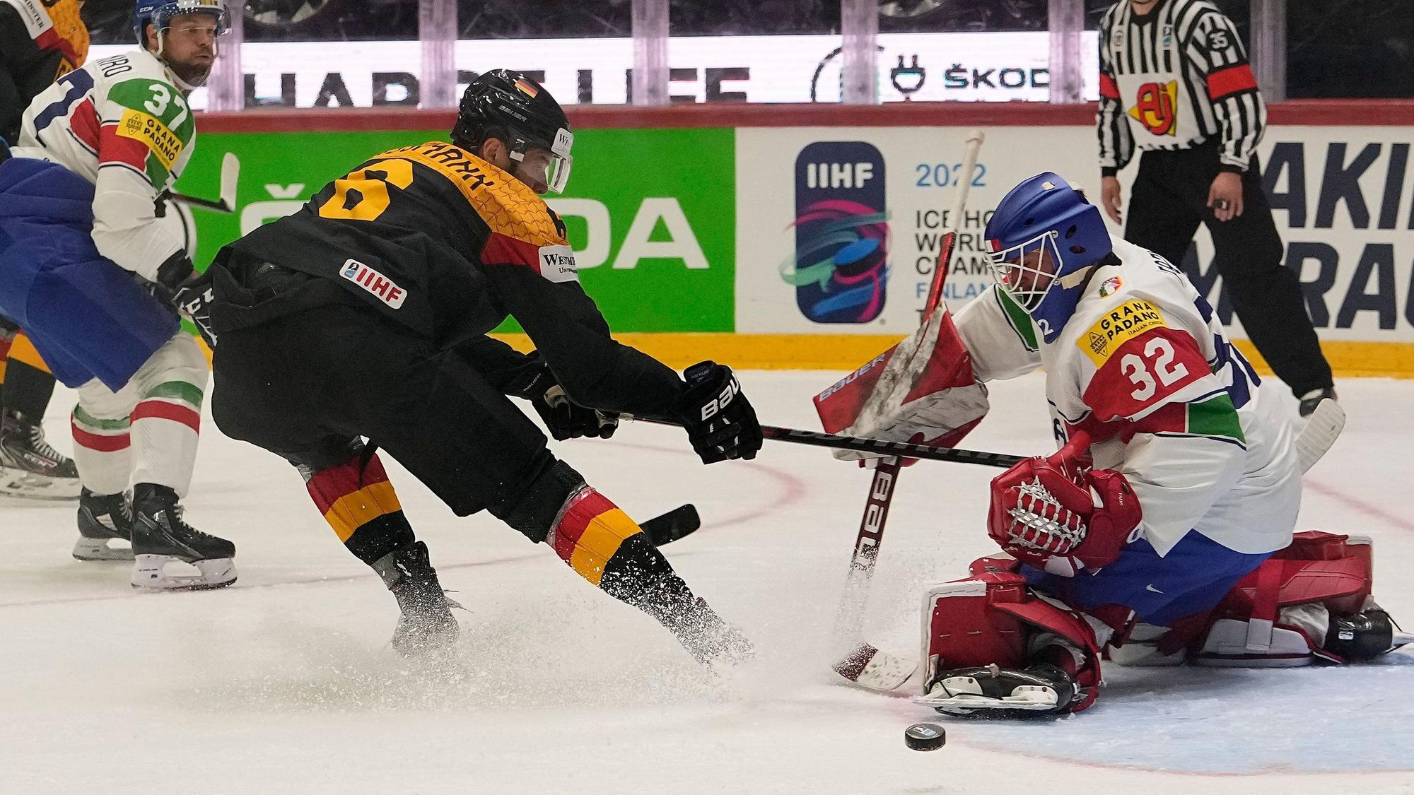 Kai Wissmann beim Torabschluss im WM-Spiel gegen Italien