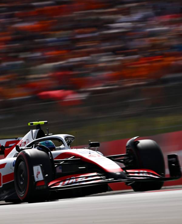 Mick Schumacher in seinem Haas auf der Strecke.