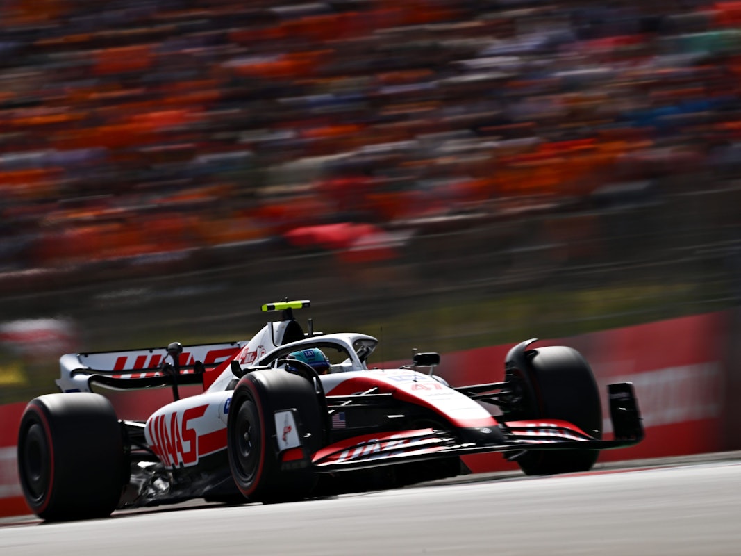 Mick Schumacher in seinem Haas auf der Strecke.