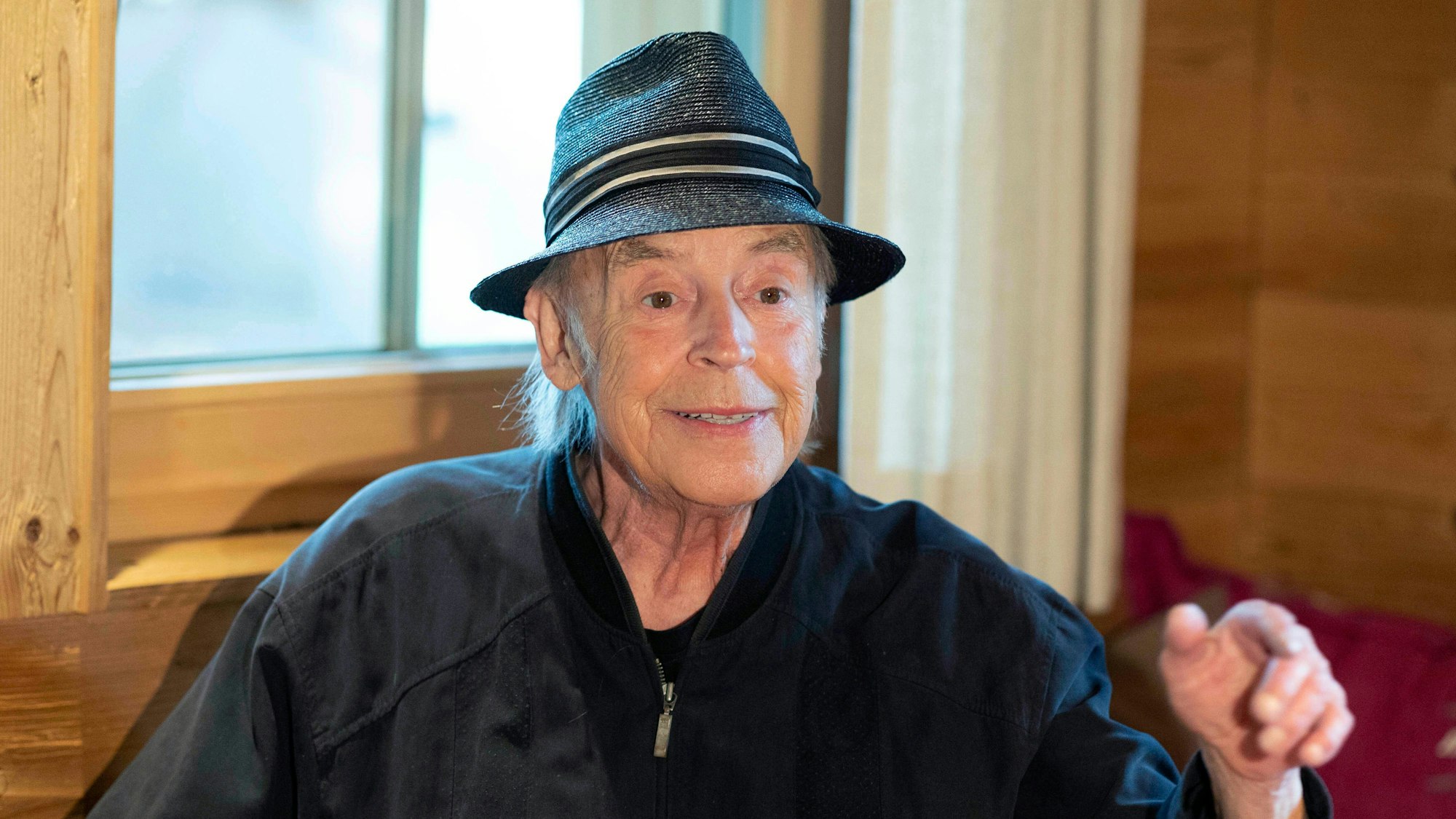 Der Schlagersänger Tony Marshall, aufgenommen in der Geroldsauer Mühle bei den Proben zu einem Streaming Konzert.