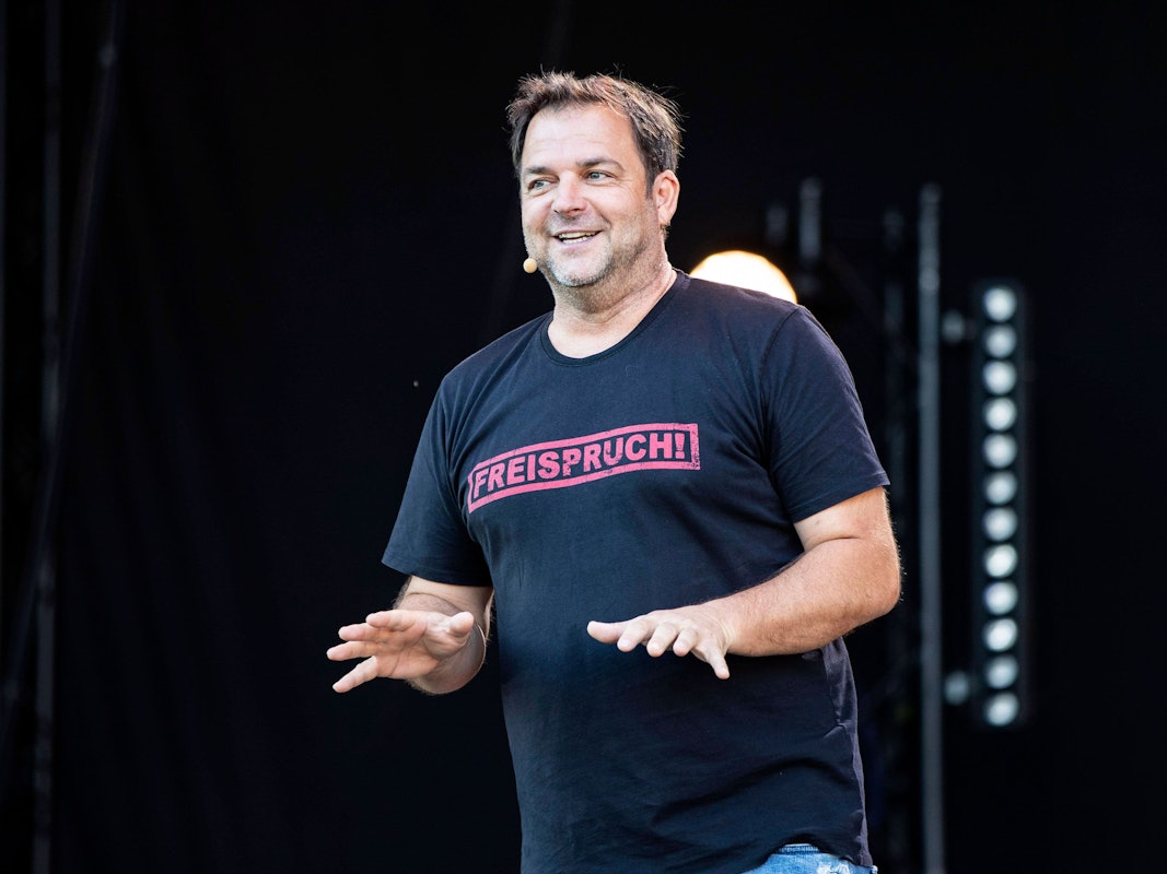 Martin Rütter mit seinen Tipps vom Hundeprofi beim Sommer Open Air Picknickdecken Auftritt im Steigerwaldstadion. Erfurt, 05.08.2020 ***