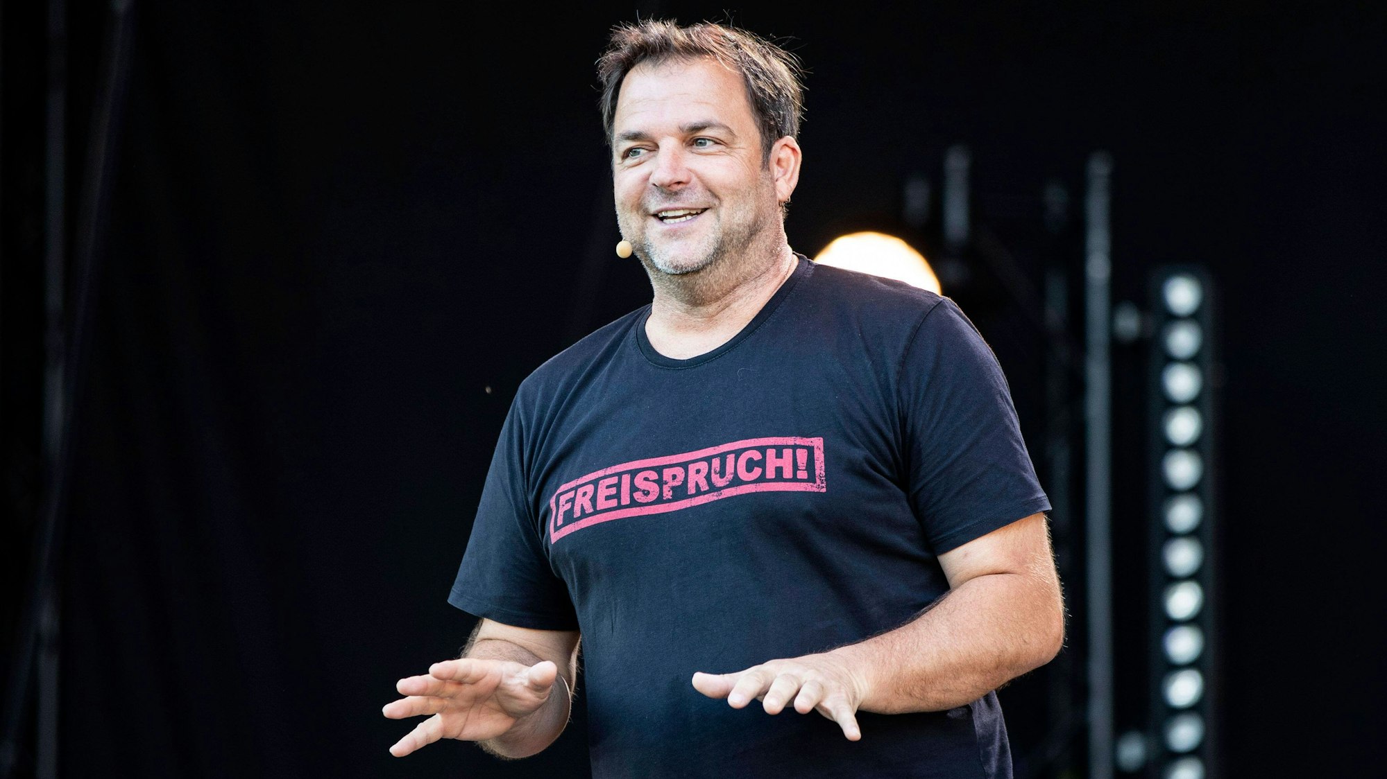 Martin Rütter mit seinen Tipps vom Hundeprofi beim Sommer Open Air Picknickdecken Auftritt im Steigerwaldstadion. Erfurt, 05.08.2020 ***