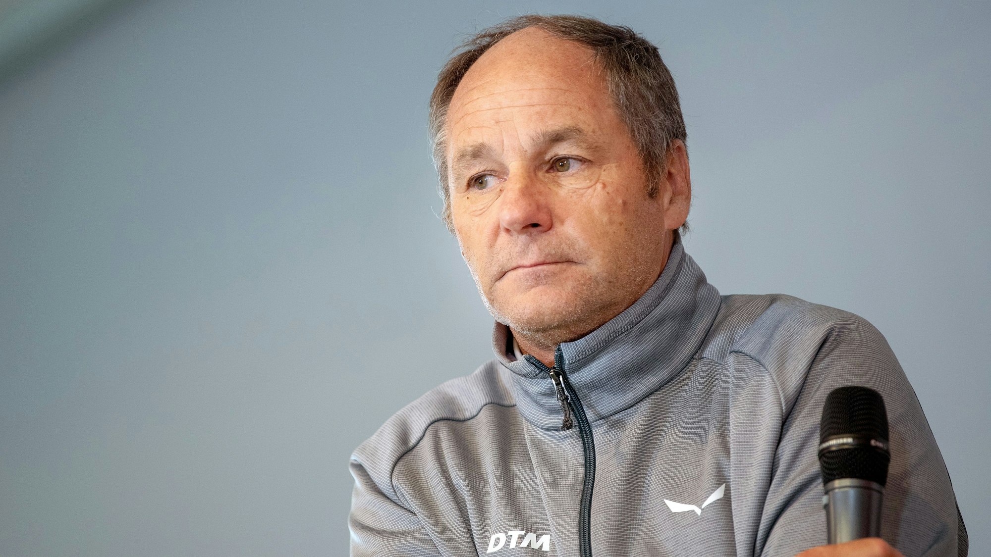 Auch DTM-Chef Gerhard Berger, hier im April 2019, wurde am vergangenen Rennwochenende in Spanien überfallen.