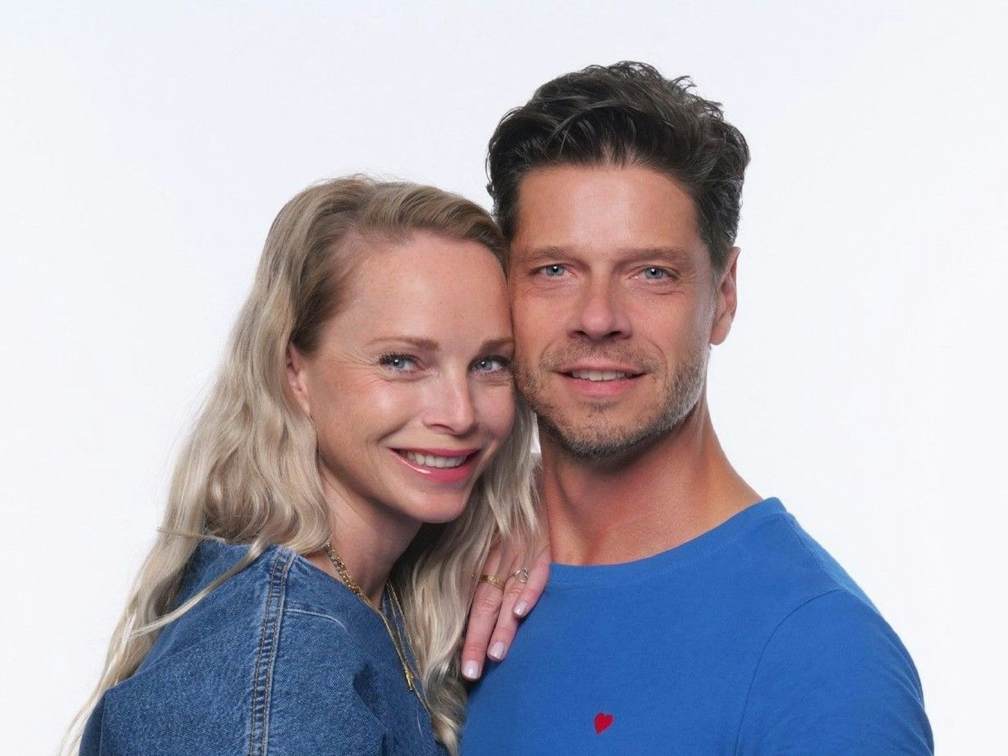 Der Schauspieler Stephen Dürr und seine Frau Katharina.
Die Verwendung des sendungsbezogenen Materials ist nur mit dem Hinweis und Verlinkung auf RTL+ gestattet.