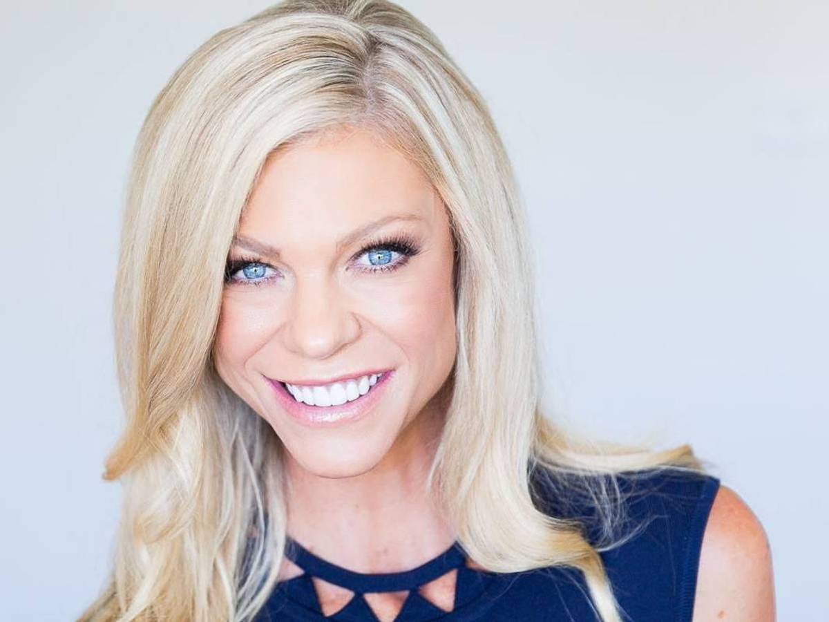 Die australische TV-Moderatorin Erin Jayne Plummer starb überraschend im Alter von 42 Jahren. Sie hinterlässt ihren Mann und drei Kinder.