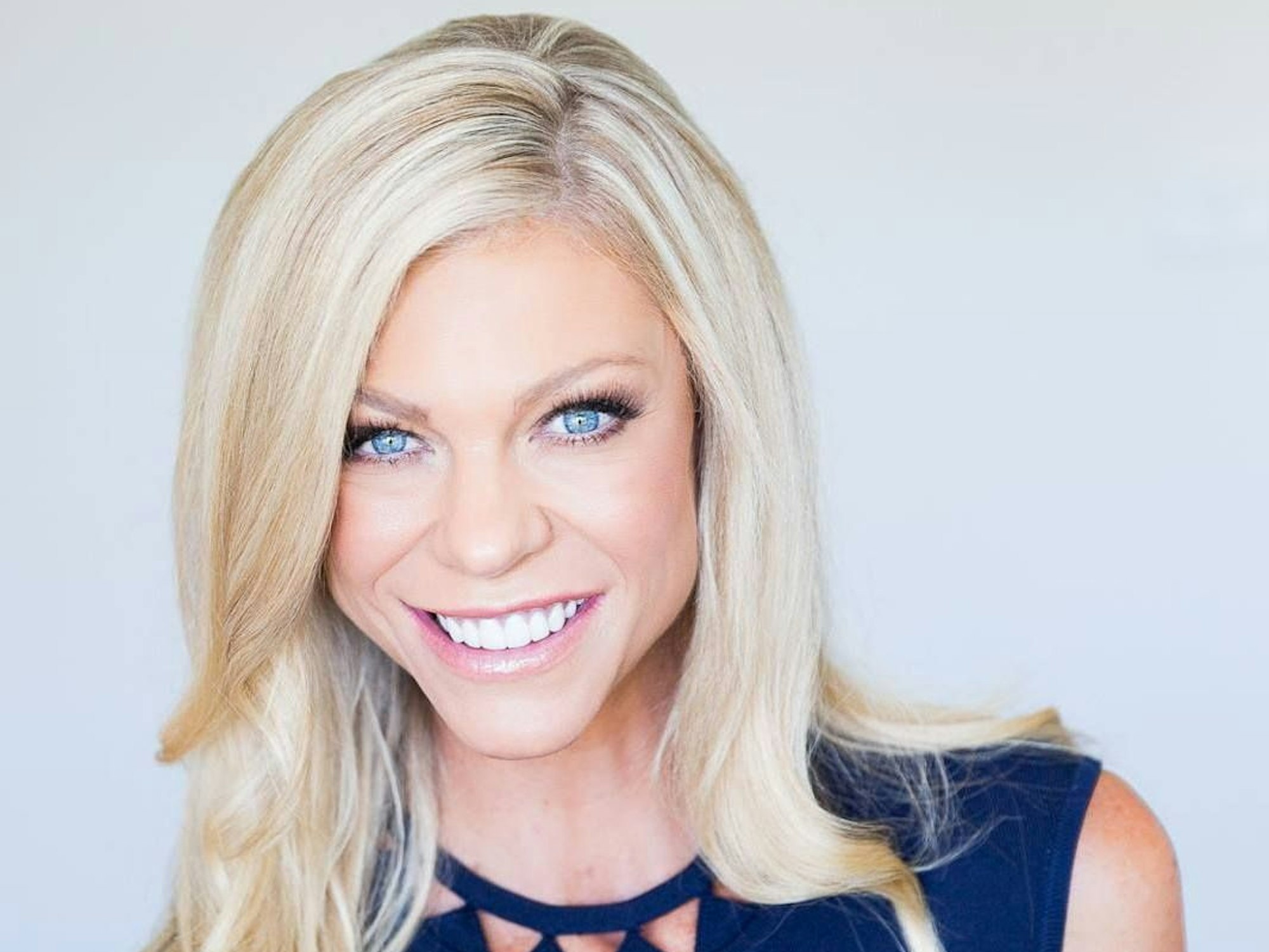 Die australische TV-Moderatorin Erin Jayne Plummer starb überraschend im Alter von 42 Jahren. Sie hinterlässt ihren Mann und drei Kinder.