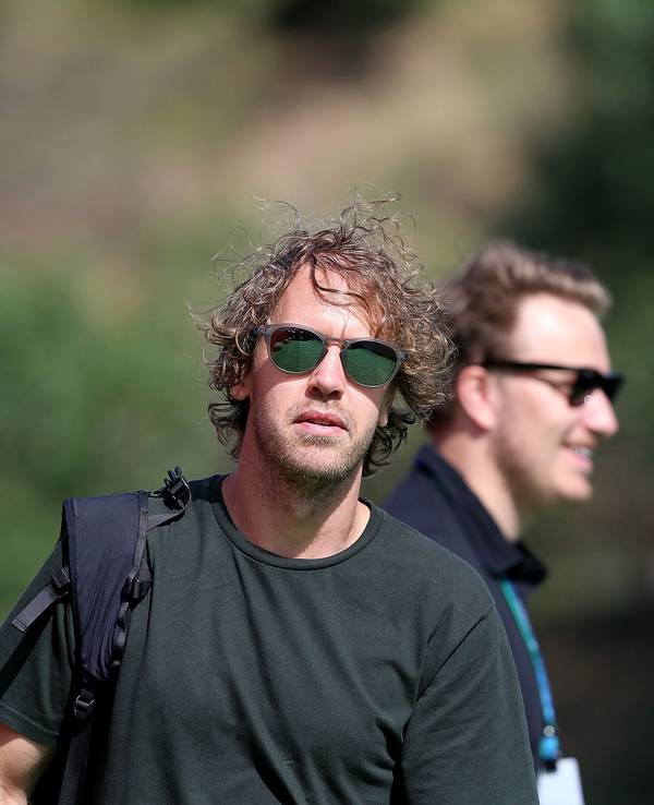 Aston-Martin-Pilot Sebastian Vettel, hier am 20. Mai 2022 vor dem dritten, freien Training beim GP von Spanien, wurde nach dem Rennen überfallen