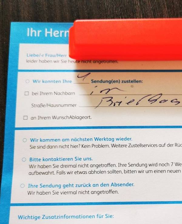 Diesen Zettel fand ein Hermes-Kunde in seinem Briefkasten und staunte nicht schlecht.