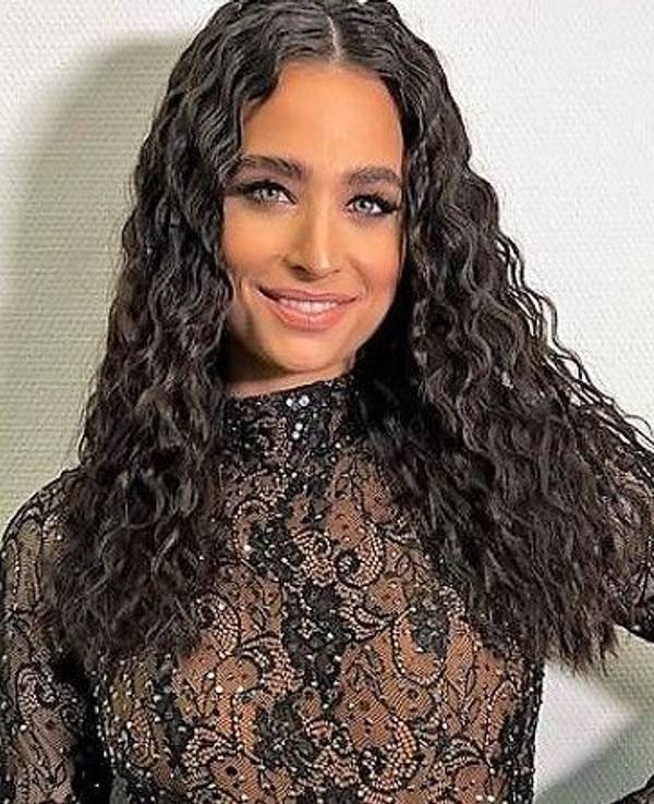 Amira Pocher postet am 11. März ihr „Lets Dance“-Outfit auf Instagram.Nach ihrem Ausscheiden zeigte sie ihren Fans, wie schweißtreibend die Show für sie war. Und verriet pikante Details über ihre Brüste.