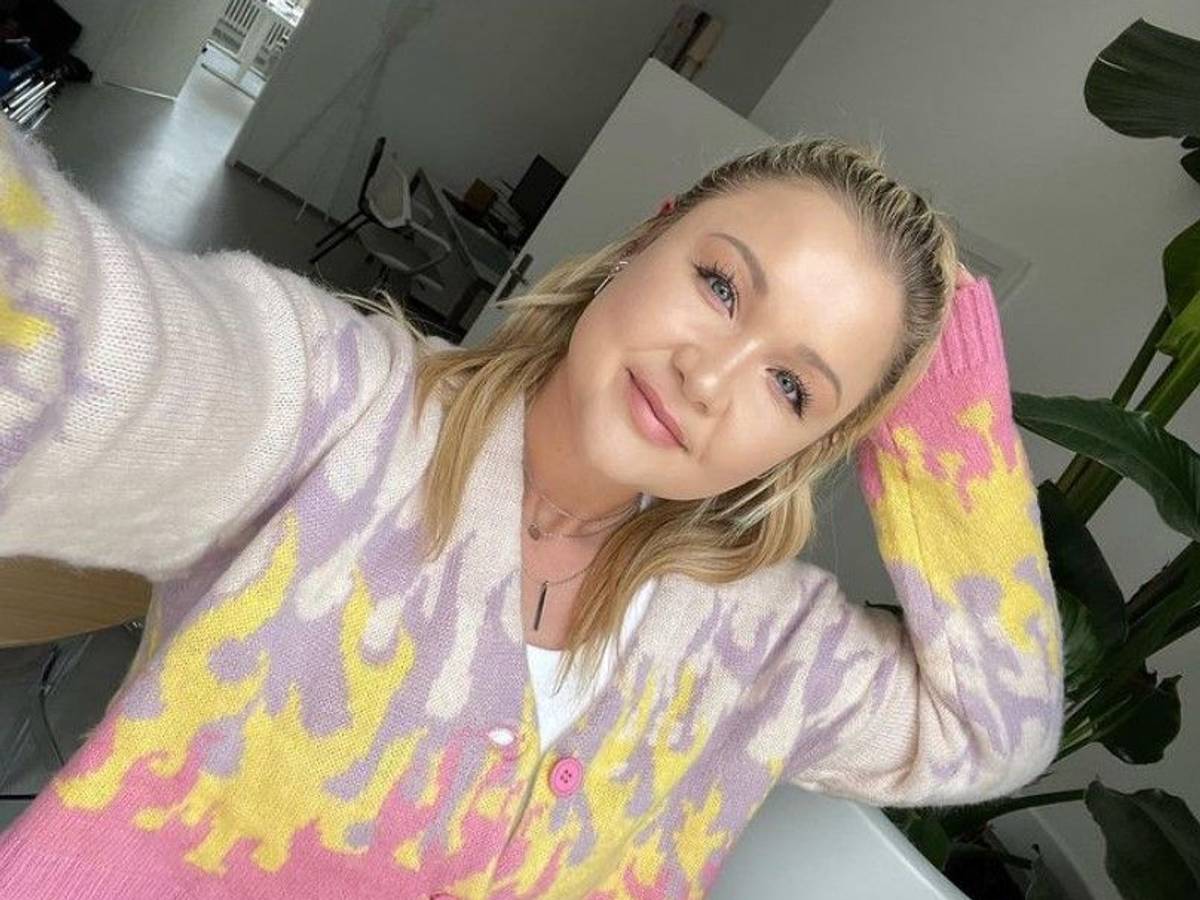 Sophia Thiel, hier auf einem Instagram-Selfie vom 1. Mai, verwöhnt ihre Fans mit regelmäßigen Einblicken in ihr Leben.