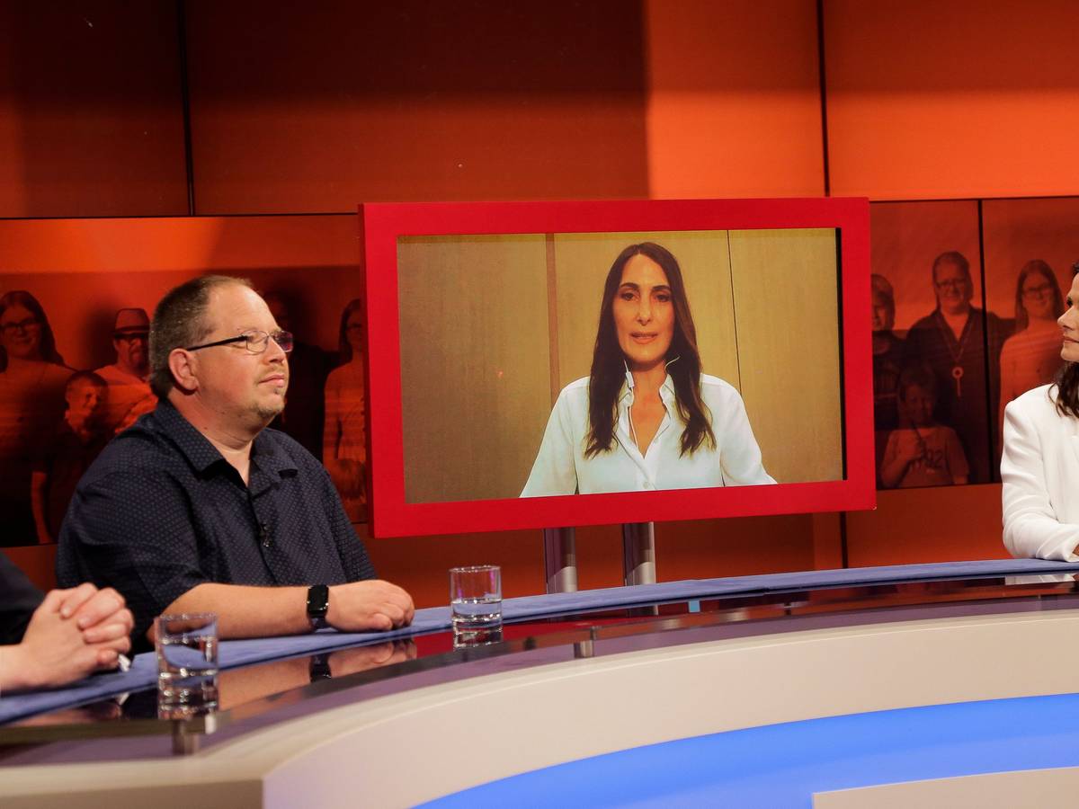 Börsenexpertin Anja Kohl (Mitte) war per Video in die „Hart aber fair“-Runde am 23. Mai 2022 zugeschaltet.