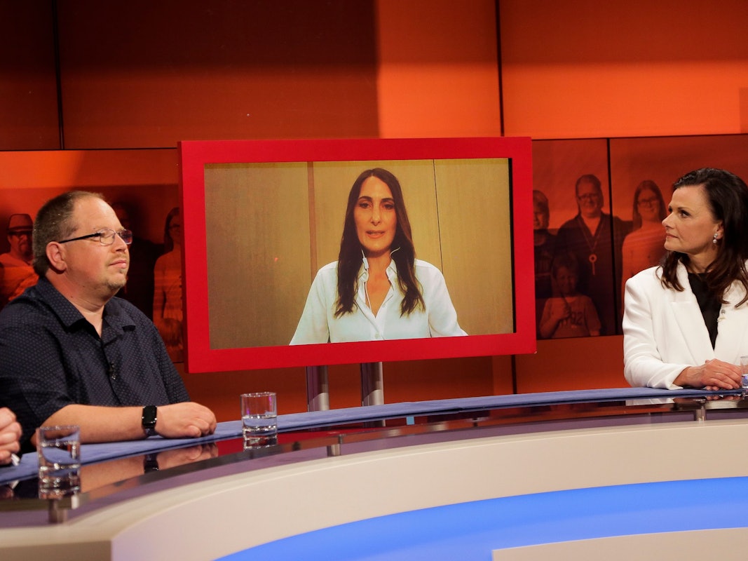 Börsenexpertin Anja Kohl (Mitte) war per Video in die „Hart aber fair“-Runde am 23. Mai 2022 zugeschaltet.