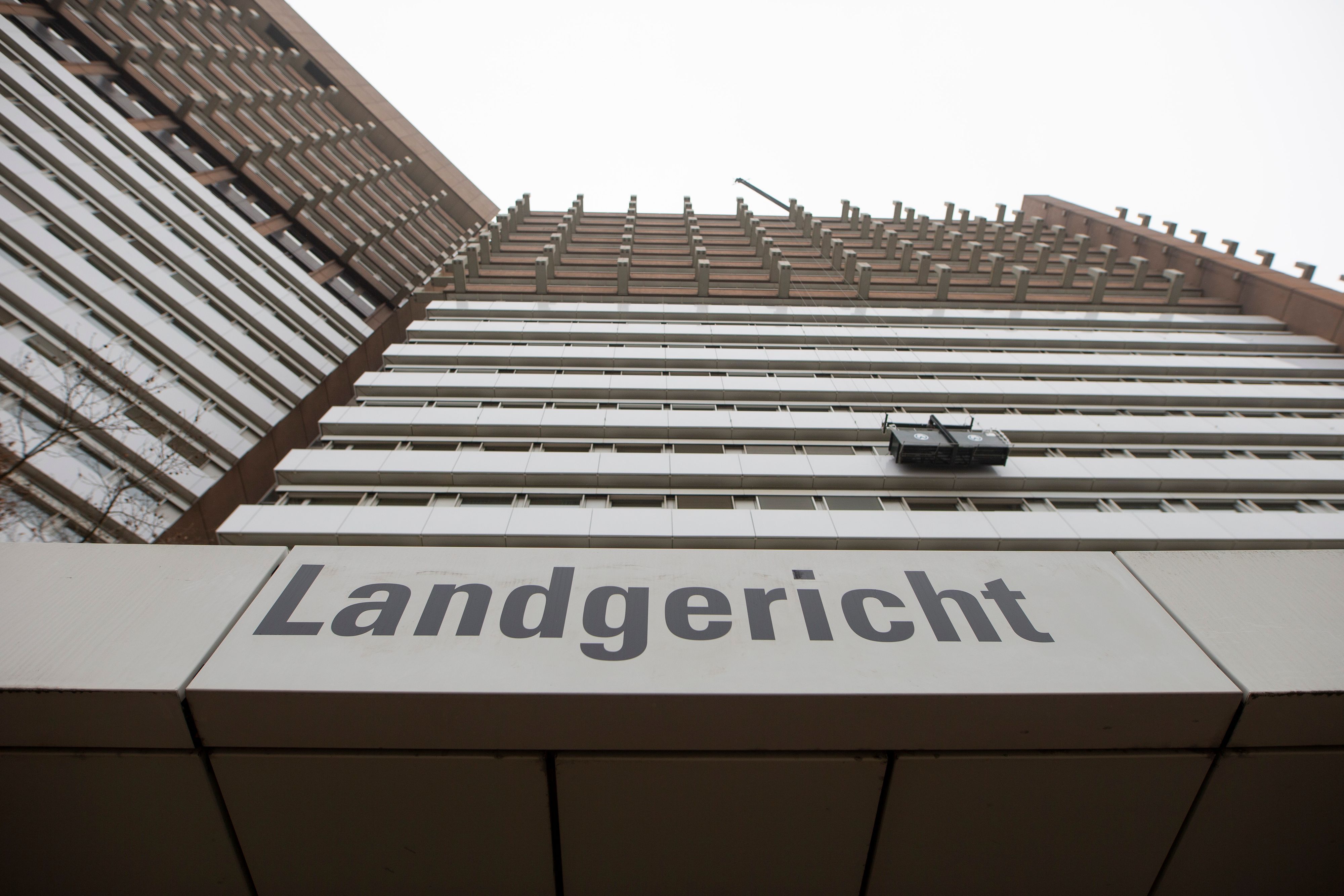 Der Eingang zum Landgericht auf dem Gelände des Justizzentrum Köln Luxemburger Straße.