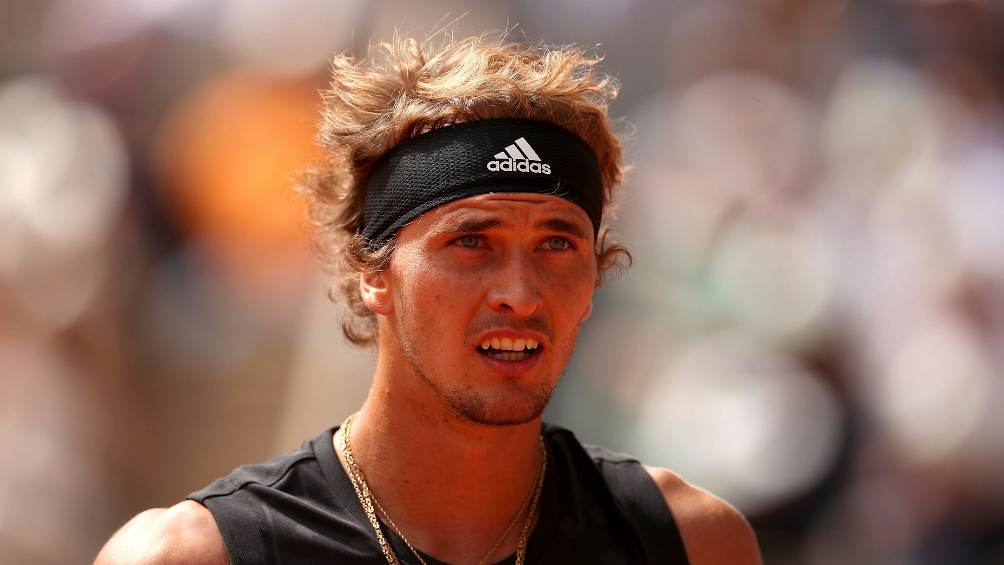 Alexander Zverev blickt enttäuscht während seines Fren-Open-Matches