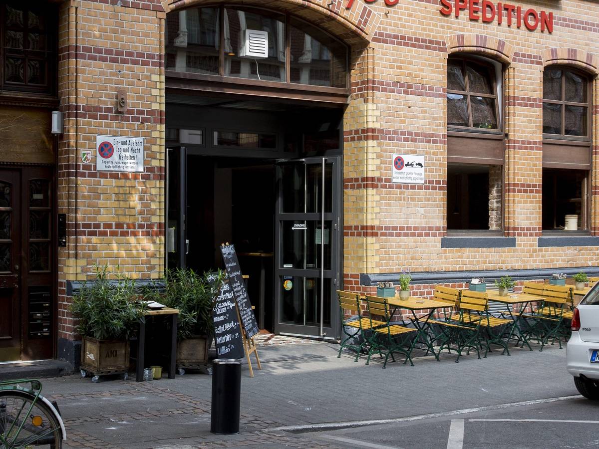 Der Eingangsbereich zum Brauhaus Johann Schäfer in der Kölner Südstadt.