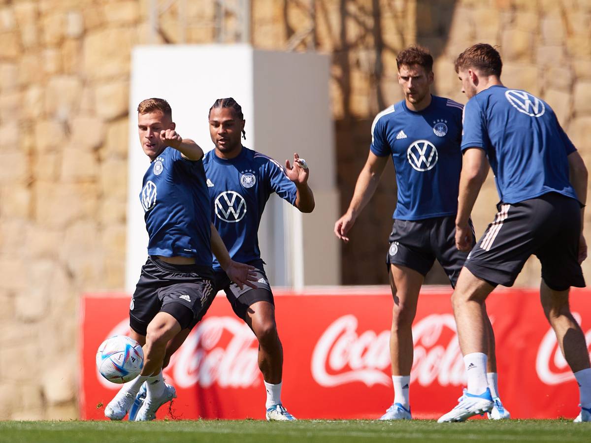 Die Nationalspieler bei einem Trainingsspiel in Marbella.