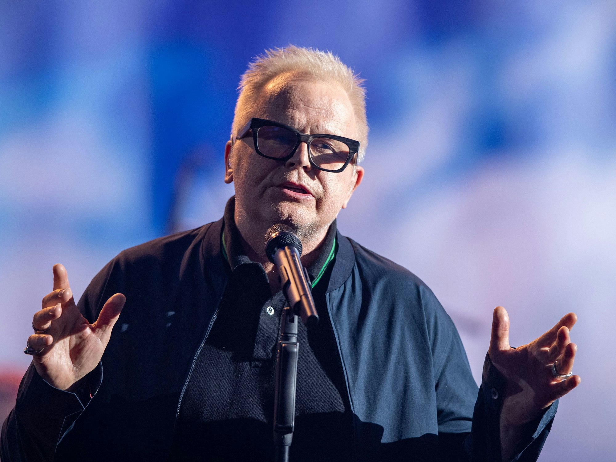 Herbert Grönemeyer auf der Bühne der ARD-Benefizgala in Leipzig am 23. Juli 2021.