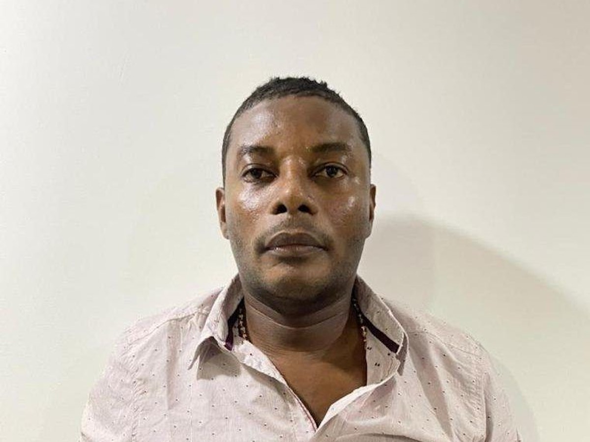 Der kolumbianische Drogenhändler Juan Larinson Castro Estupiñán nach seiner Festnahme.