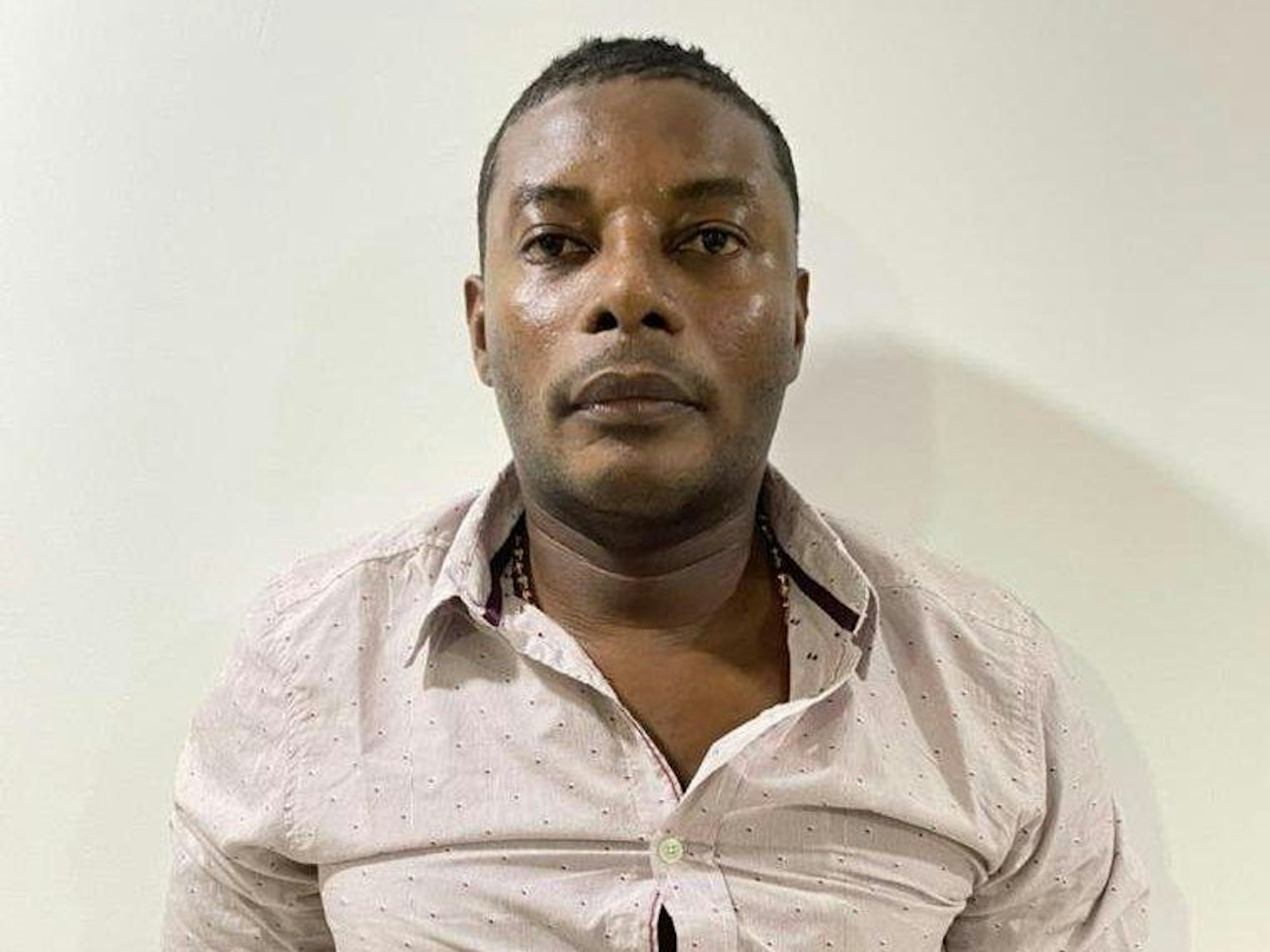 Der kolumbianische Drogenhändler Juan Larinson Castro Estupiñán nach seiner Festnahme.