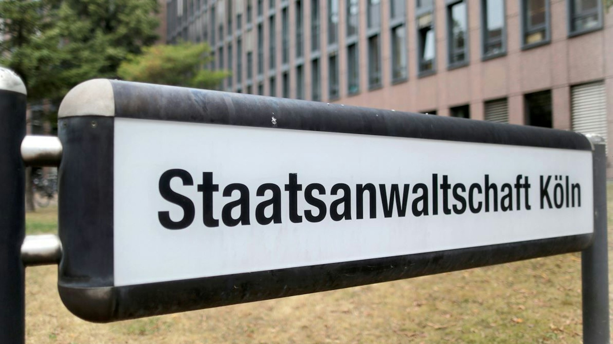 Haupteingang der Staatsanwaltschaft Köln.