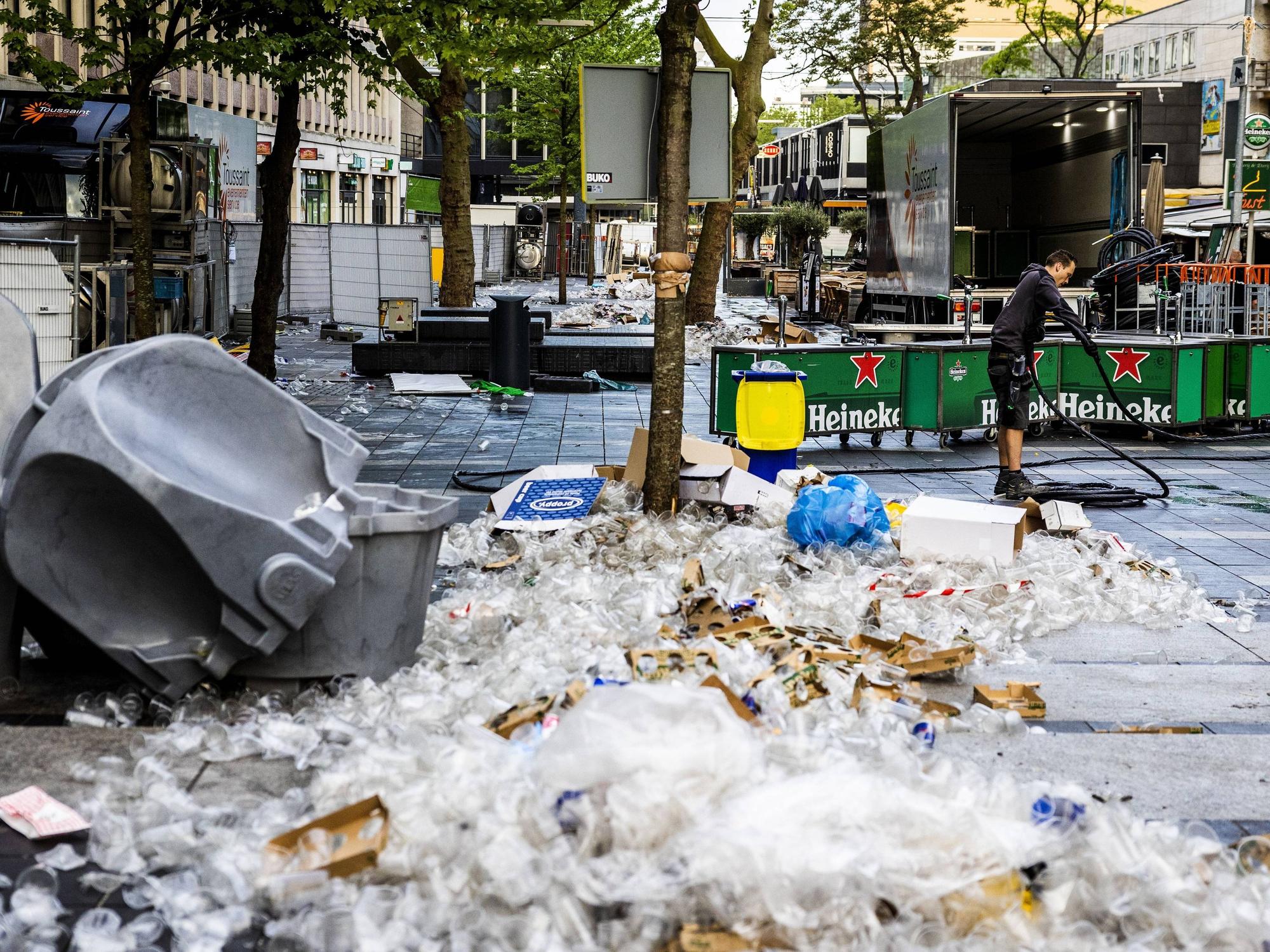 Aufräumarbeiten in der Stadt Rotterdam.