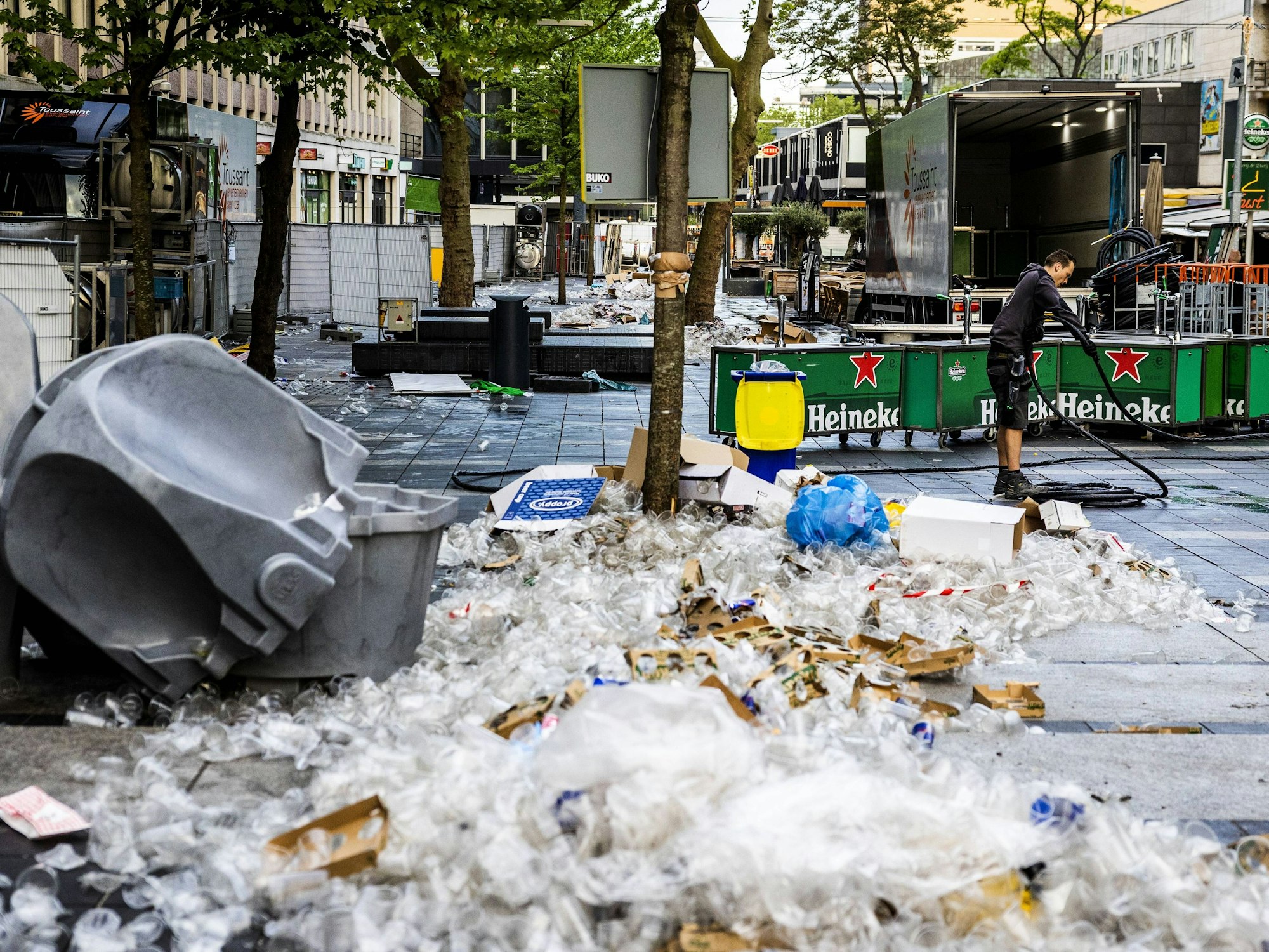 Aufräumarbeiten in der Stadt Rotterdam.