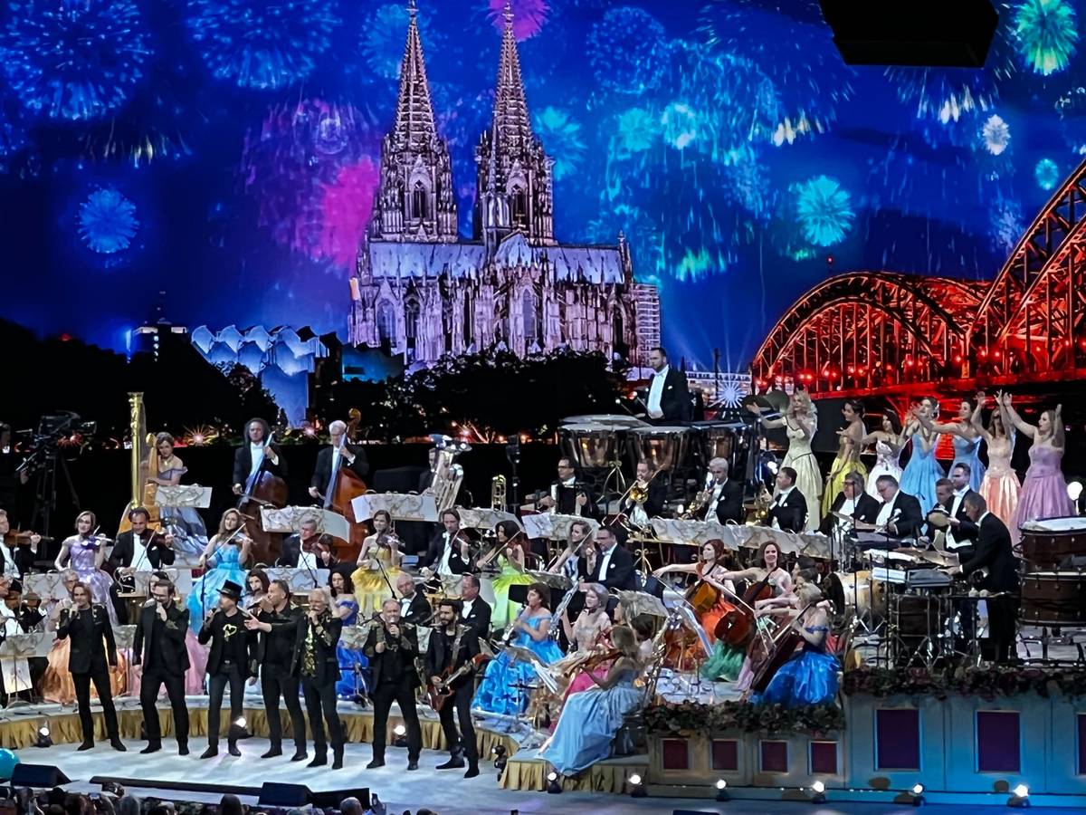 André Rieu und die Höhner gemeinsam auf der Bühne in Köln.