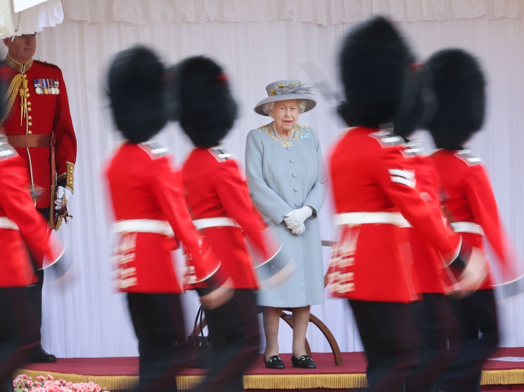 Die Leibgarde von Königin Elizabeth II. von Großbritannien, hier im Juni 2021 bei der Militärparade zu ihrem 95. Geburtstag, steht unter schwerem Verdacht.