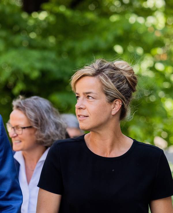 Hendrik Wüst (l, CDU), Ministerpräsident von Nordrhein-Westfalen, und Mona Neubaur, Spitzenkandidatin und Landesvorsitzende (Bündnis 90/Die Grünen), trafen sich am 18. Mai in Düsseldorf zu ersten Sondierungsgesprächen. Jetzt sollen Koalitionsverhandlungen folgen.