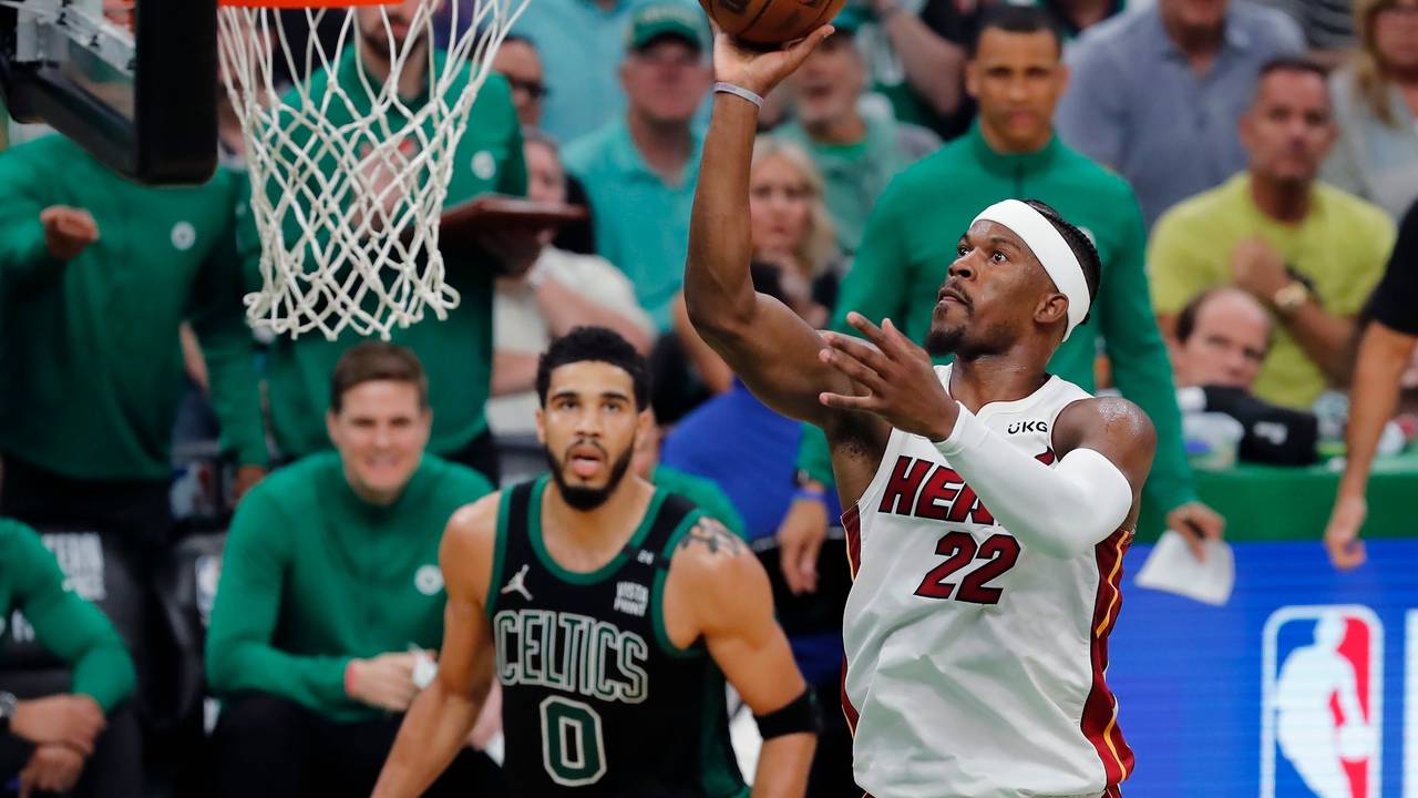 Miami-Heat-Forward Jimmy Butler (r.), hier am 27. Mai 2022 beim Sieg gegen die Boston Celtics, war der überragende Mann des Abends.