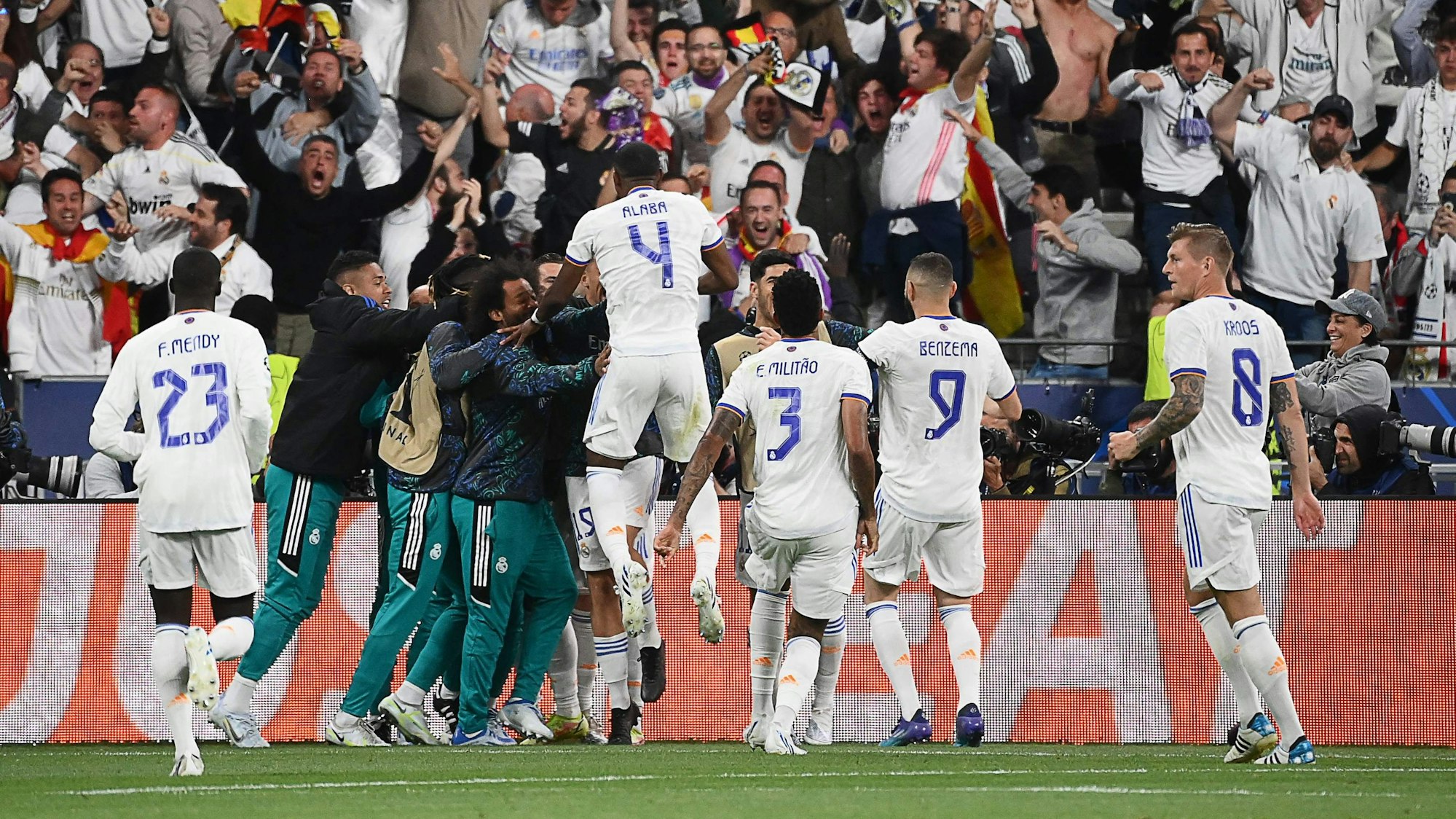 Real Madrid jubelt über das Tor von Vinícius Júnior im Finale der Champions League