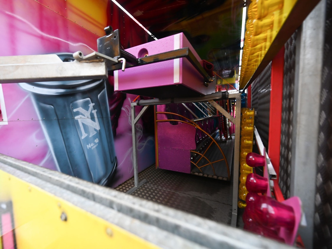 Das Fahrgeschäft auf dem Emdener Matjesfest wurde nach dem tödlichen Unfall abgebaut.