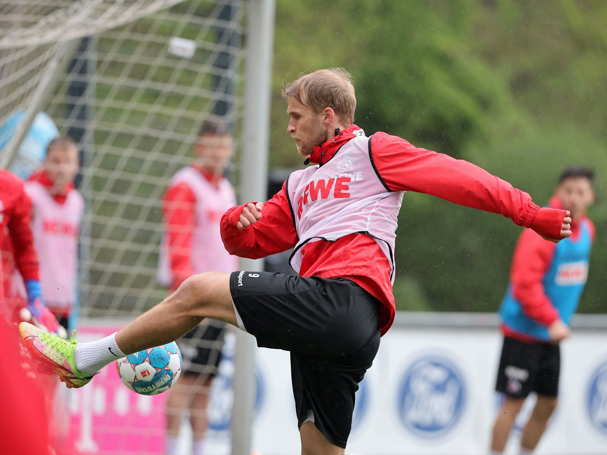 Sebastian Andersson während des Trainings beim 1. FC Köln.