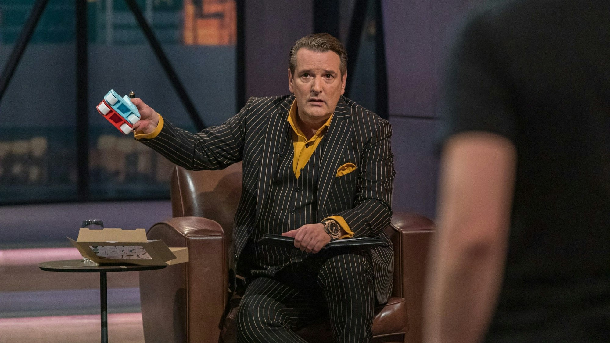 125.000 Euro für 15 Prozent wollten die "Rollyz"-Firmenchefs haben. Eine sehr hohe Bewertung. "Wie habt Ihr die gewürfelt?", schimpfte Ralf Dümmel. Er sicherte sich letztlich 33 Prozent an dem Roll-Unternehmen.