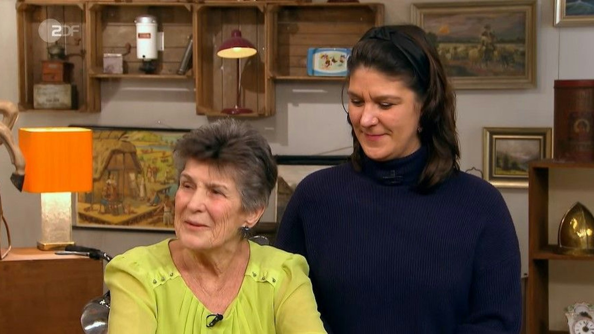 Vanessa und ihre Oma Gundi bei Bares für Rares.