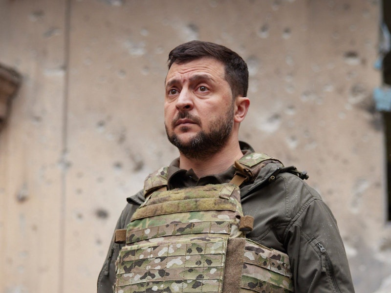 Der ukrainische Präsident Wolodymyr Selenskyj (hier am 29.5. in Charkiw) hat sich mit einer eindringlichen Rede an die EU gewandt.