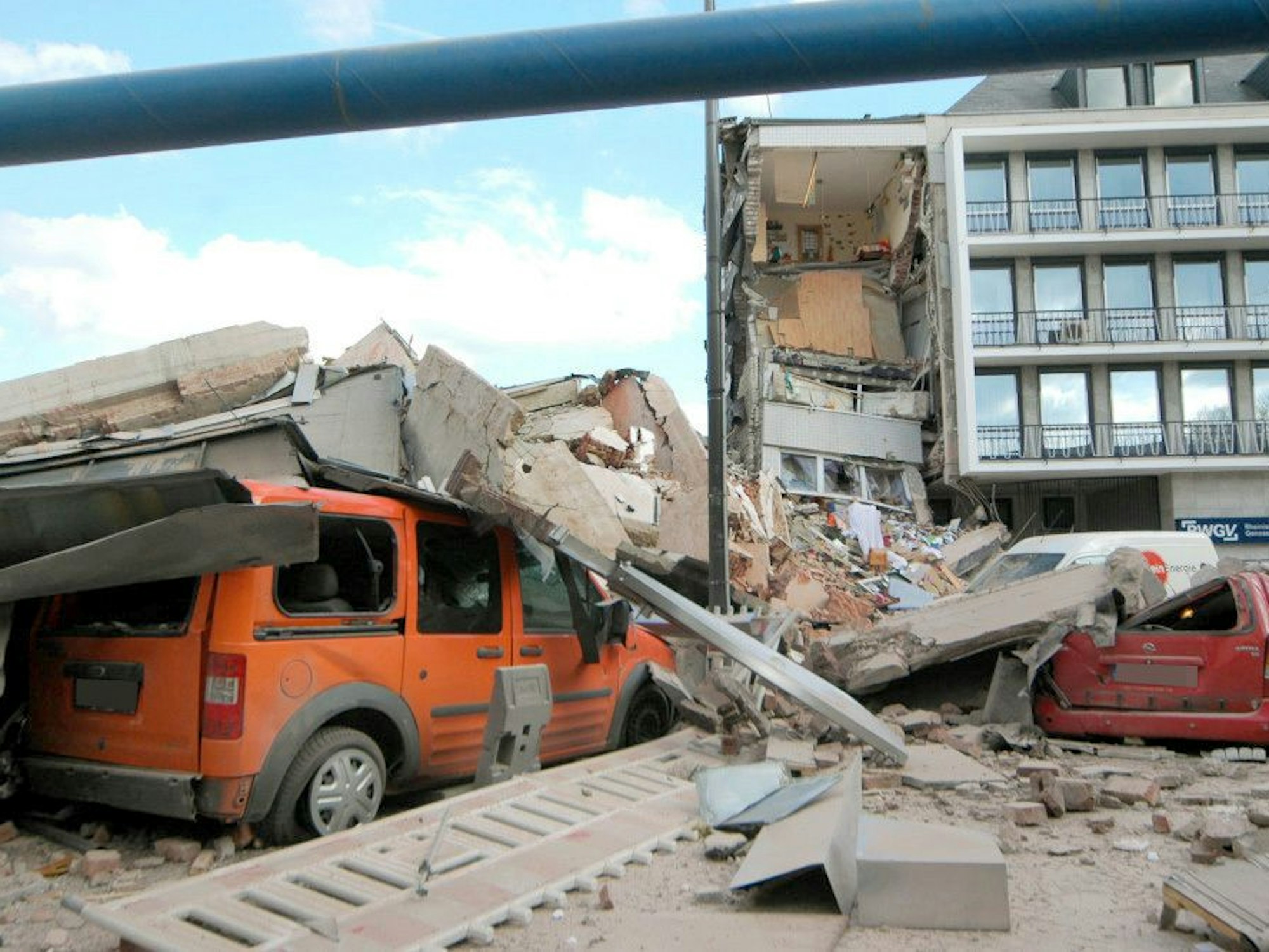 In Köln ist am Dienstag (03.03.2009) das historische Stadtarchiv eingestürzt.