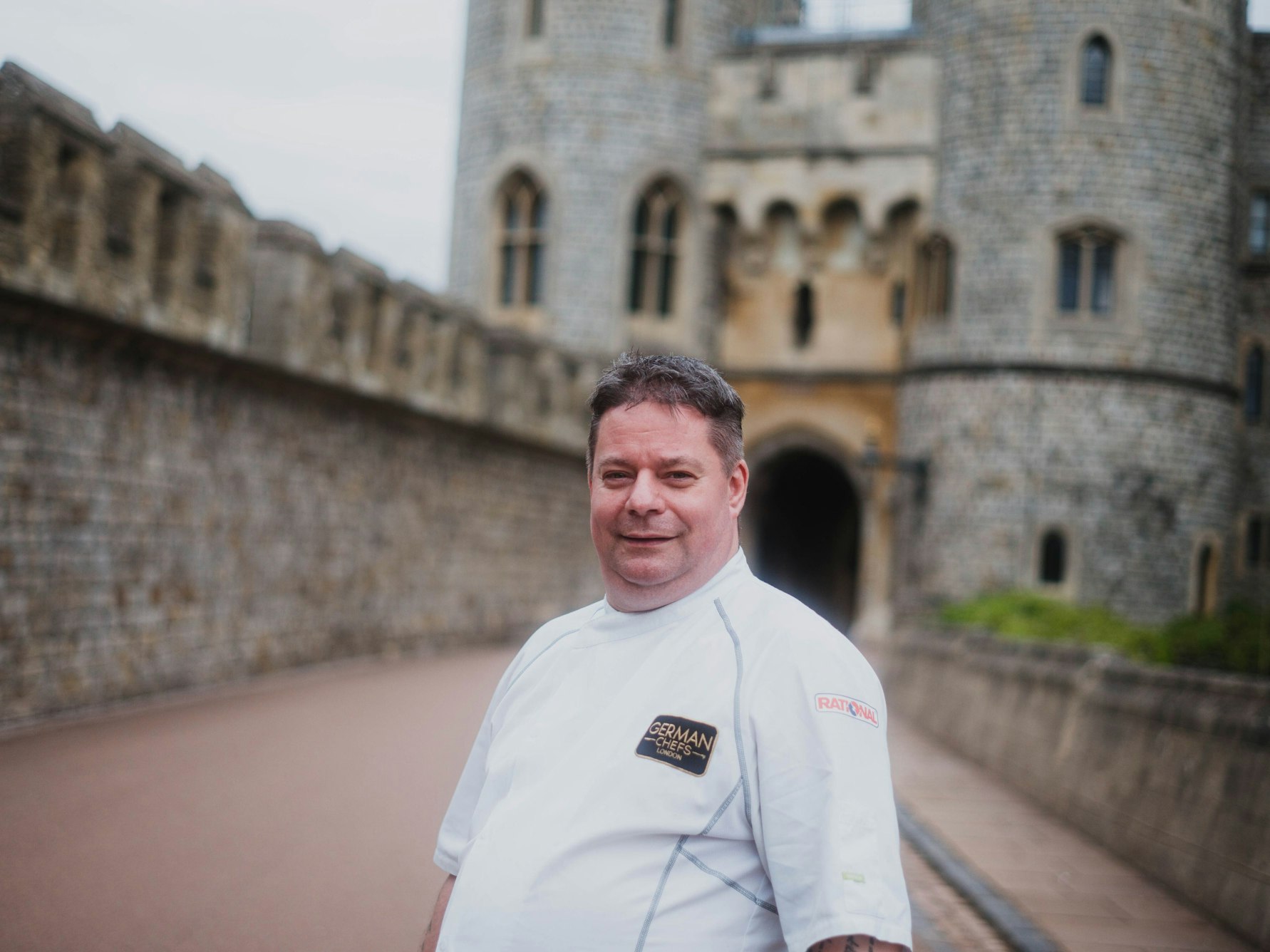 Royal Chef Stefan Pappert auf Schloss Windsor. Wenn Königin Elizabeth II. in dieser Woche stattliche 70 Jahre auf dem britischen Thron feiert, sorgt ein Deutscher für das königliche Wohlergehen. Stefan Pappert ist Royal Chef auf Schloss Windsor. Zum Jubiläum wartet eine Menge Arbeit auf den Koch.