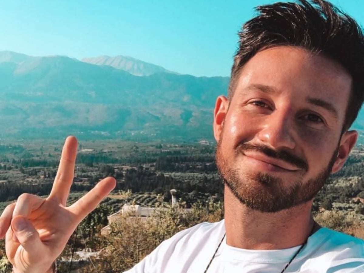 Ex-„Prince Charming“ Alexander Schäfer ist wieder vergeben. Das Selfie hat der Influencer am 22. Oktober 2020 auf seinem Instagram-Kanal hochgeladen.