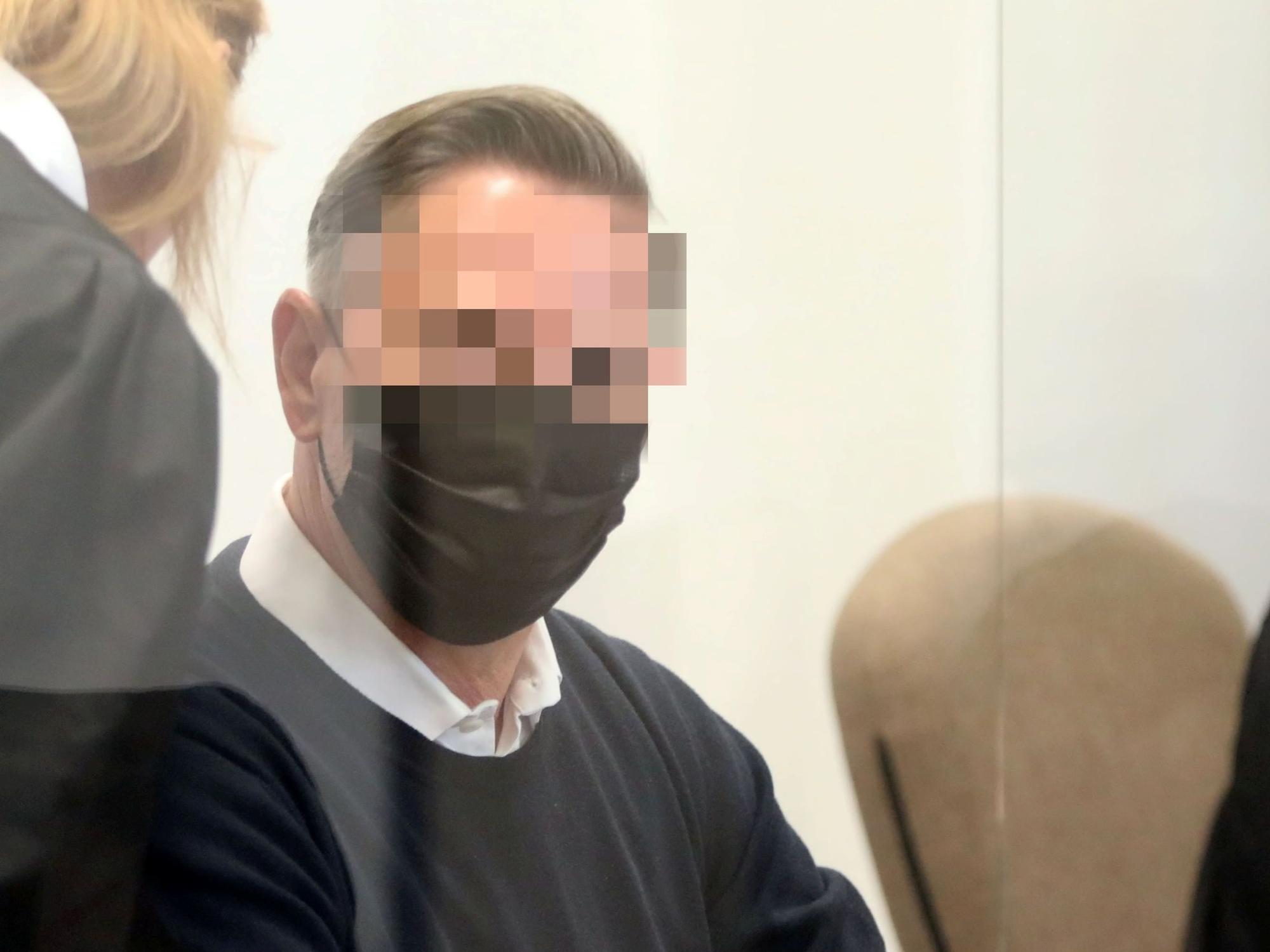 Der Angeklagte ist ein berühmter Kinder- und Modefotograf. Am Dienstag (31. Mai 2022) begann der Prozess gegen ihn vor dem Kölner Landgericht.
