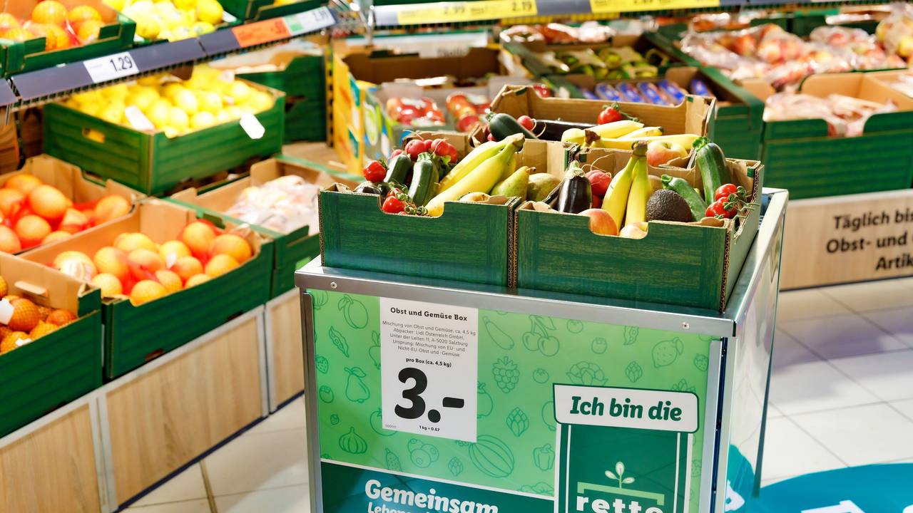 Lidl bietet im Mai diese „Rette mich“-Boxen in vielen deutschen Filialen an, wie hier in Österreich.