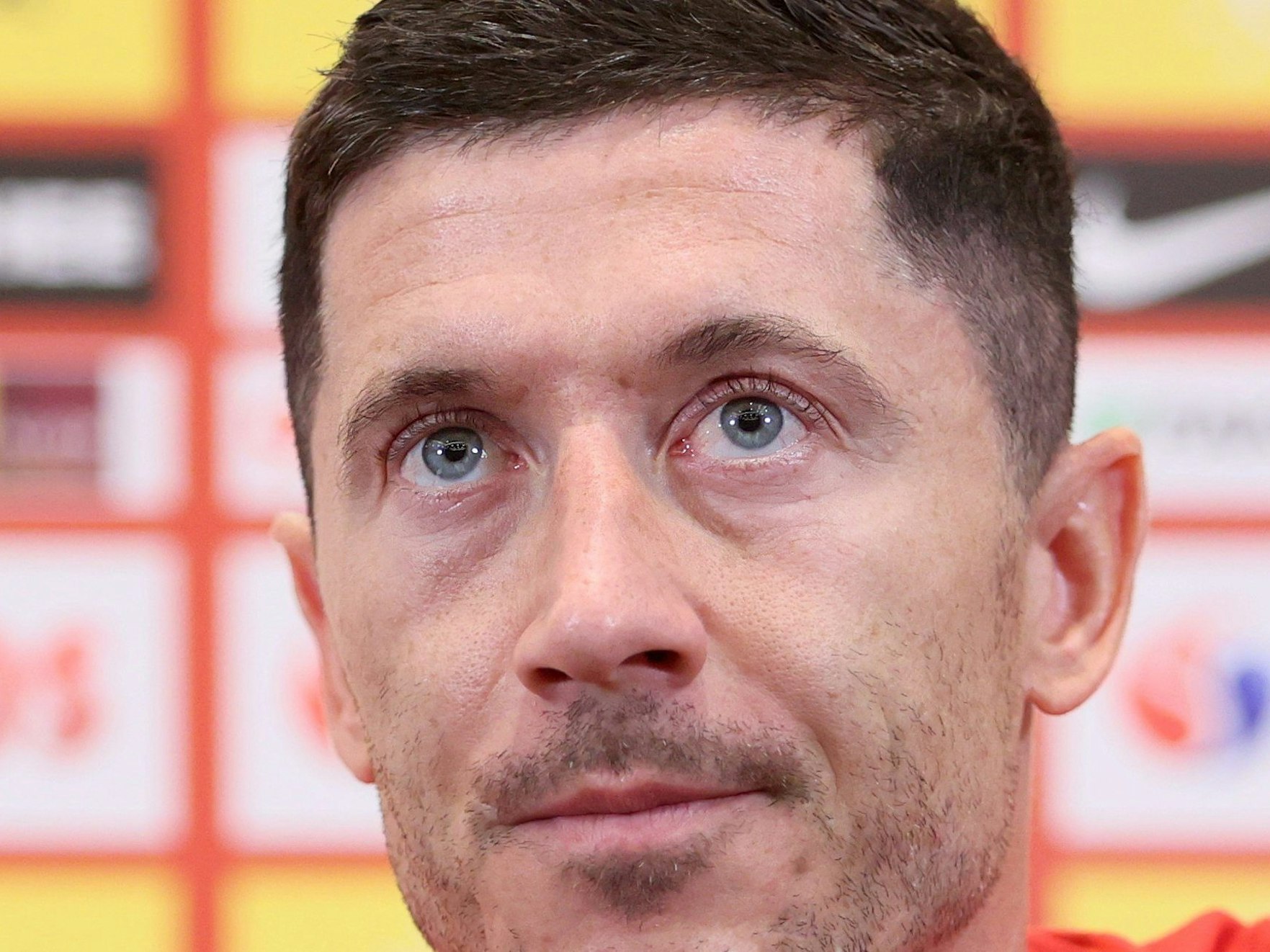 Polens Robert Lewandowski nimmt an einer Pressekonferenz teil. Polen trifft in der UEFA Nations League am 8. Juni 2022 in Brüssel auf Belgien.